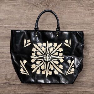 Nine West Oversized Faux Leather Tote XL Weekend Bag Floral Print cut out.
